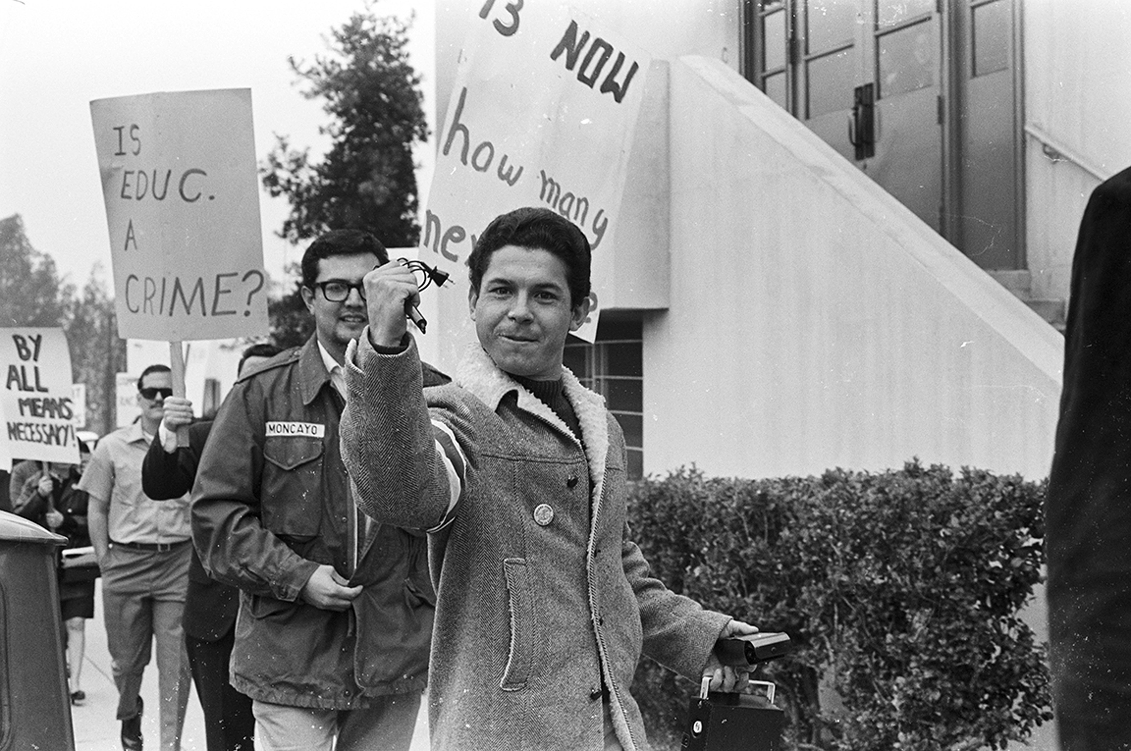 Photograph by La Raza Photographic Staff. East L.A. High School Walkouts. 1968. La Raza Newspaper & Magazine Records. Coll. 1000. Courtesy of the UCLA Chicano Studies Research Center. Photograph by La Raza Photographic Staff.