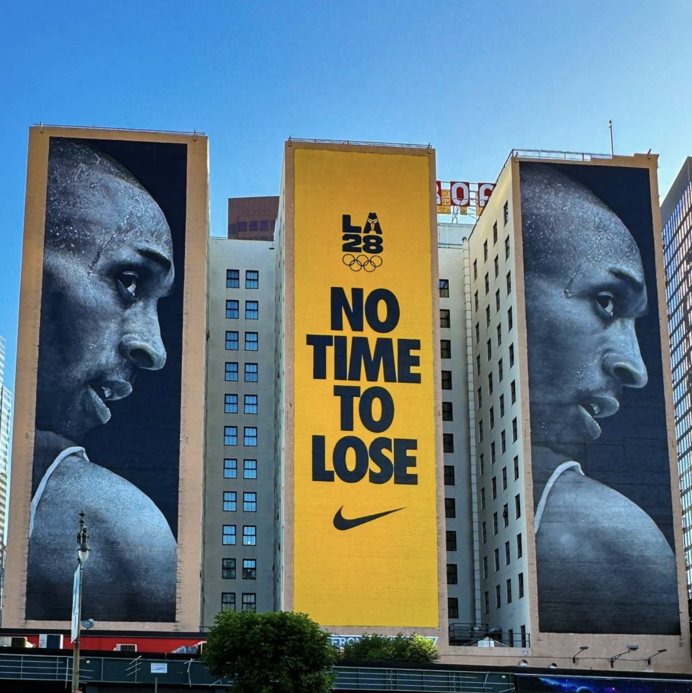 Kobe Bryant tribute in DTLA. @kobemural