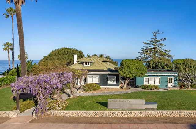 La Jolla Historical Society. Photograph by Pablo Mason.