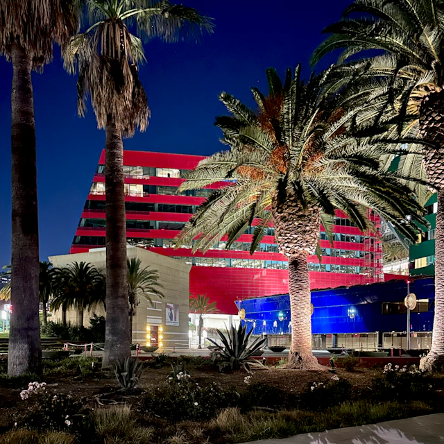 Pacific Design Center Gallery. Photo credit: E. Gill Lui.